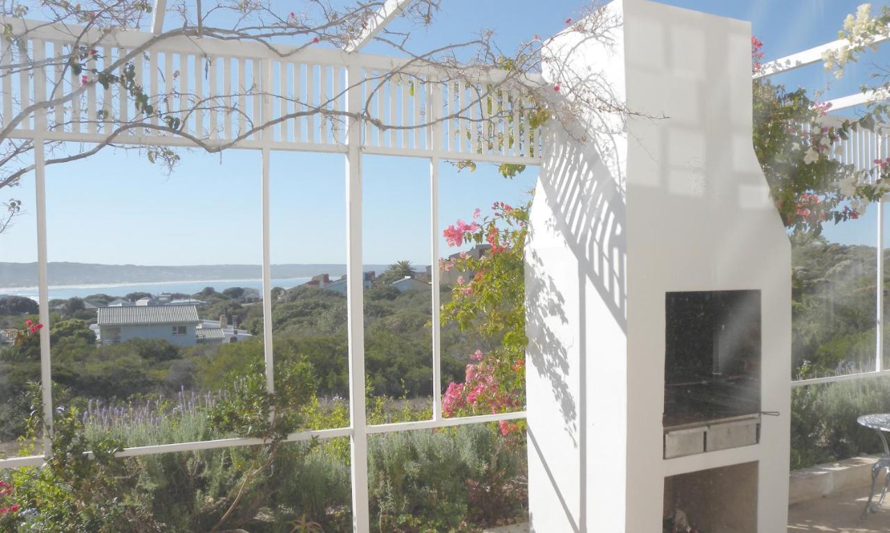 Charlotte House Stilbaai Exterior foto